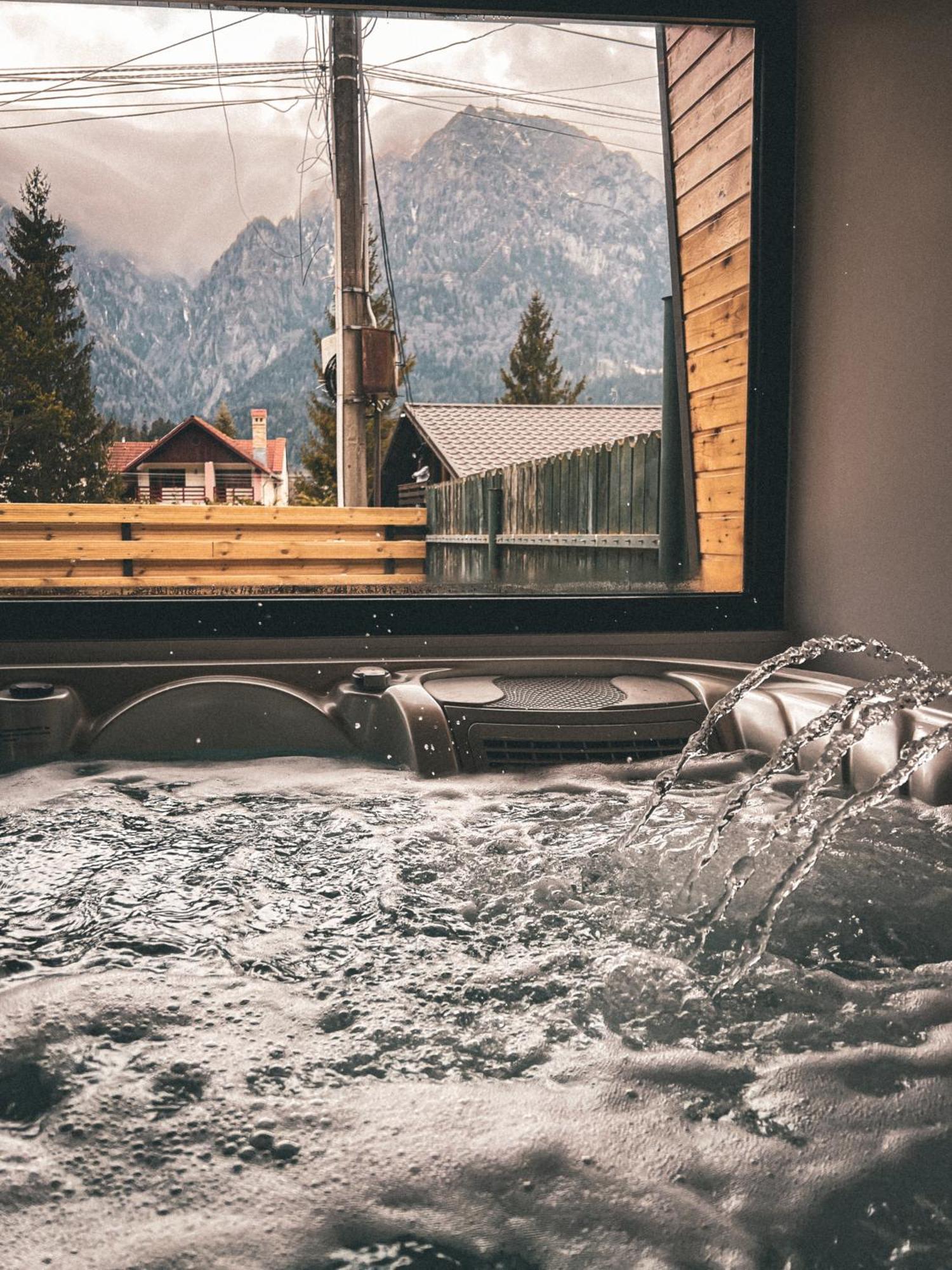 Moon Montana Buşteni Eksteriør bilde